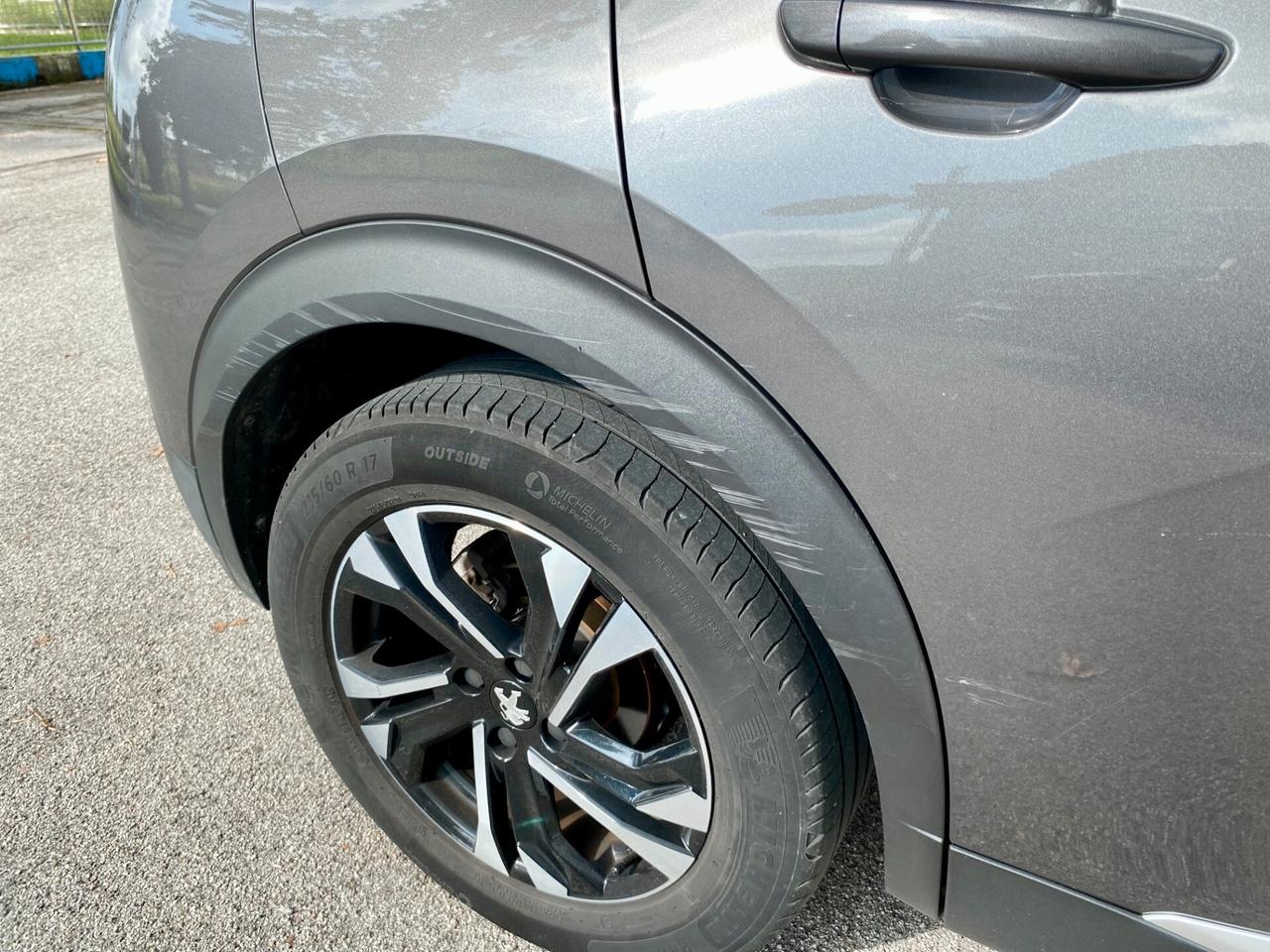 Peugeot 2008 1.2 puretech Active Pack 130cv CINGHIA SOSTITUITA