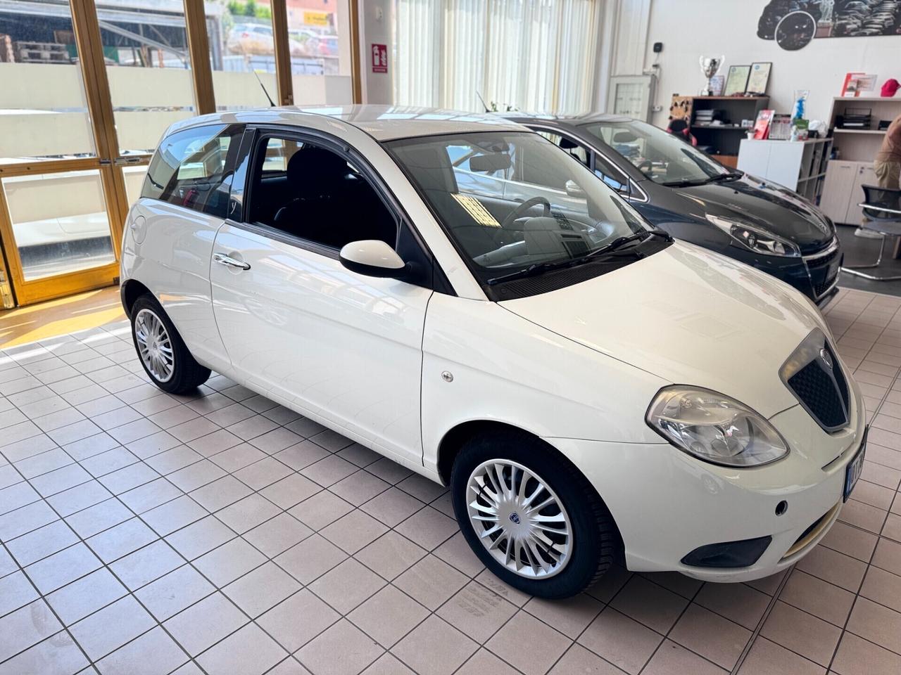 Lancia Ypsilon 1.2 Argento