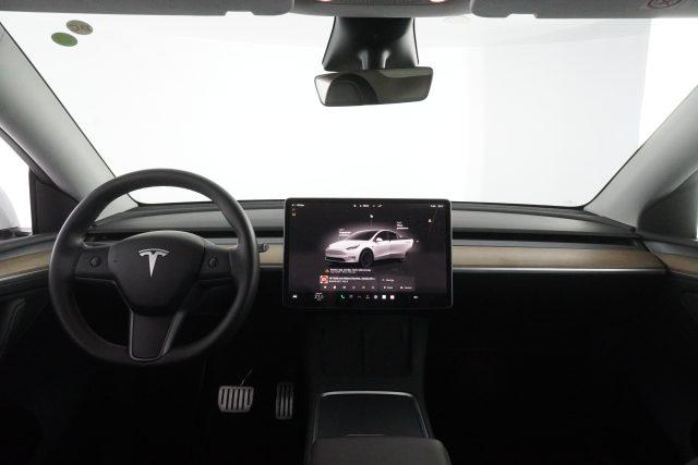 TESLA Model Y Model Y AWD Performance