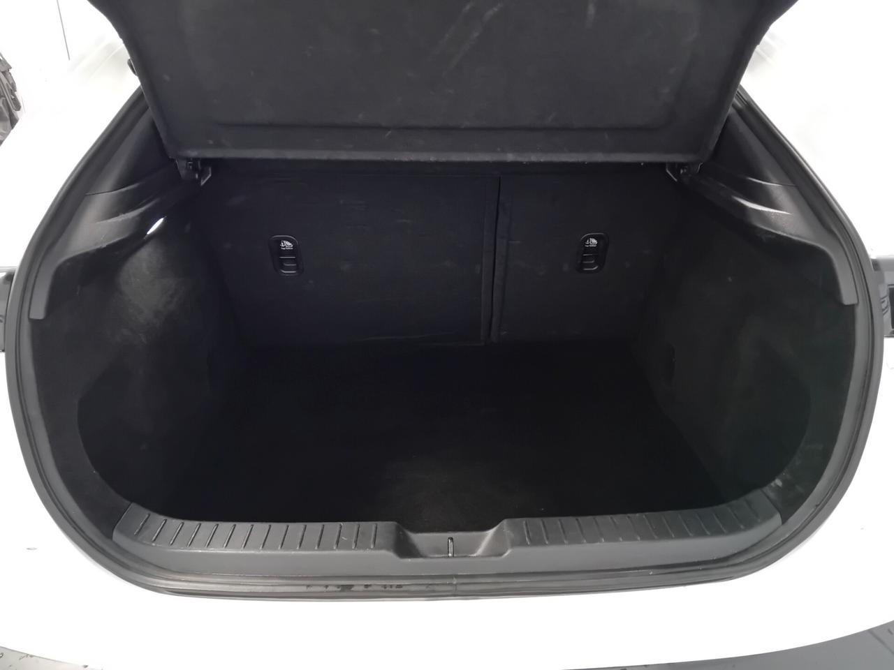 Mazda CX-30 2.0L e-Skyactiv-G M Hybrid 2WD Evolve