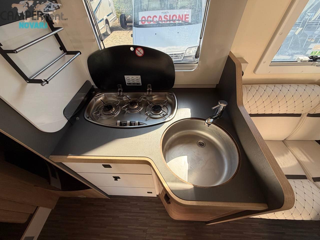 Mobilvetta KEA P 64 SEMINTEGRALE LETTI GEMELLI IN CODA 6.99 MT