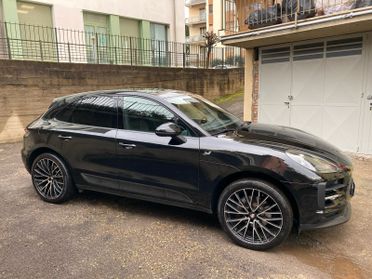 Porsche Macan 2.0 pdk con tetto panoramico