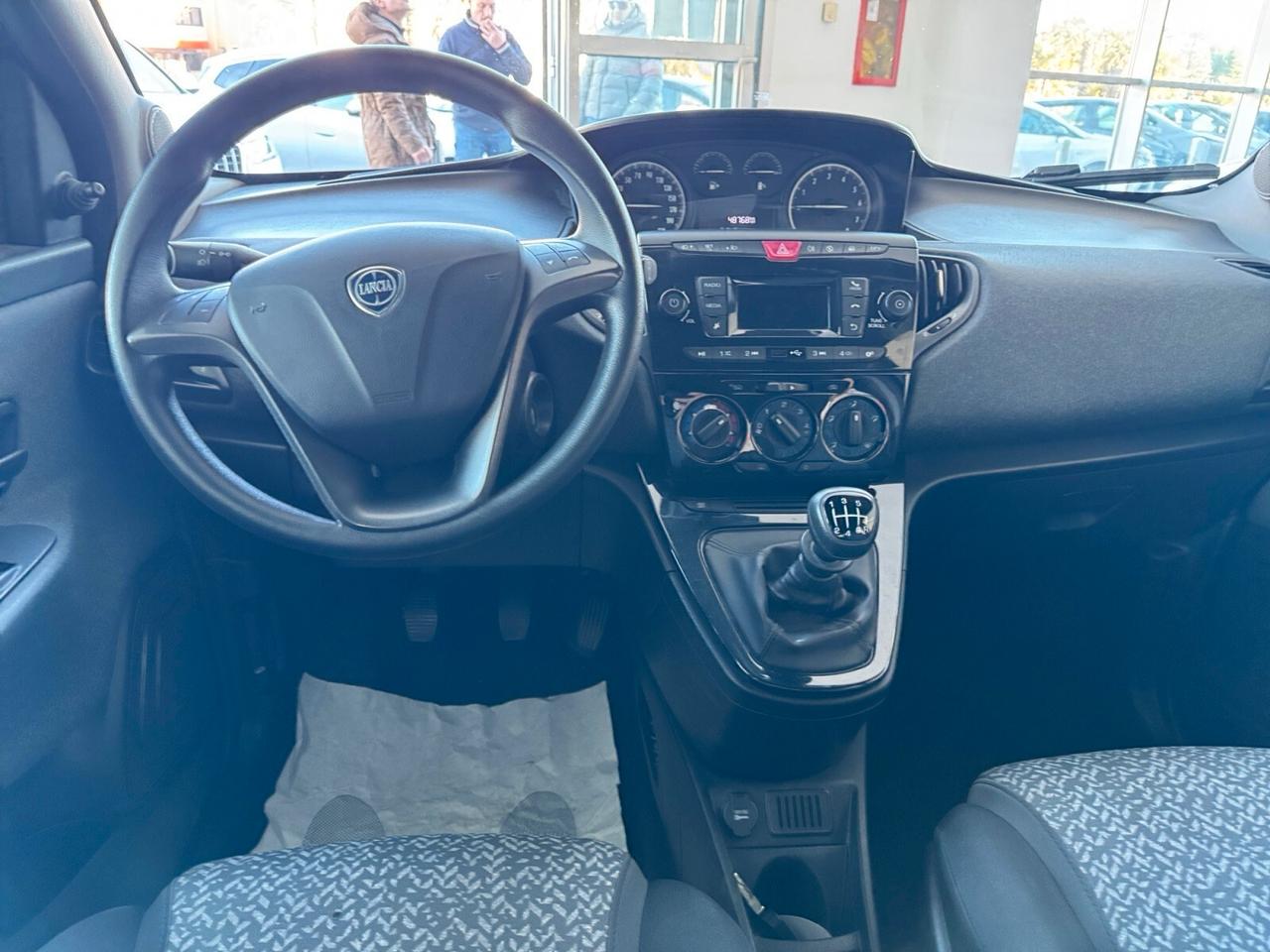 Lancia Ypsilon 1.0 Hybrid Silver