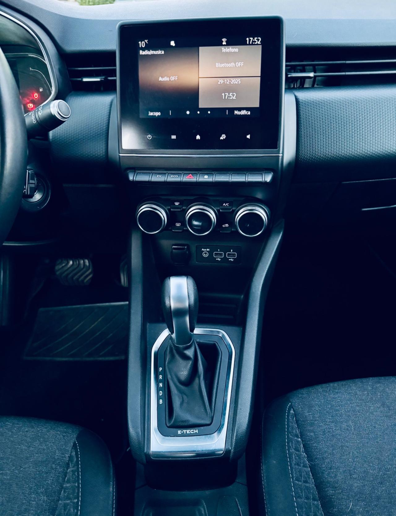 Renault Clio Full Hybrid E-Tech 140 CV 5 porte Initiale Paris