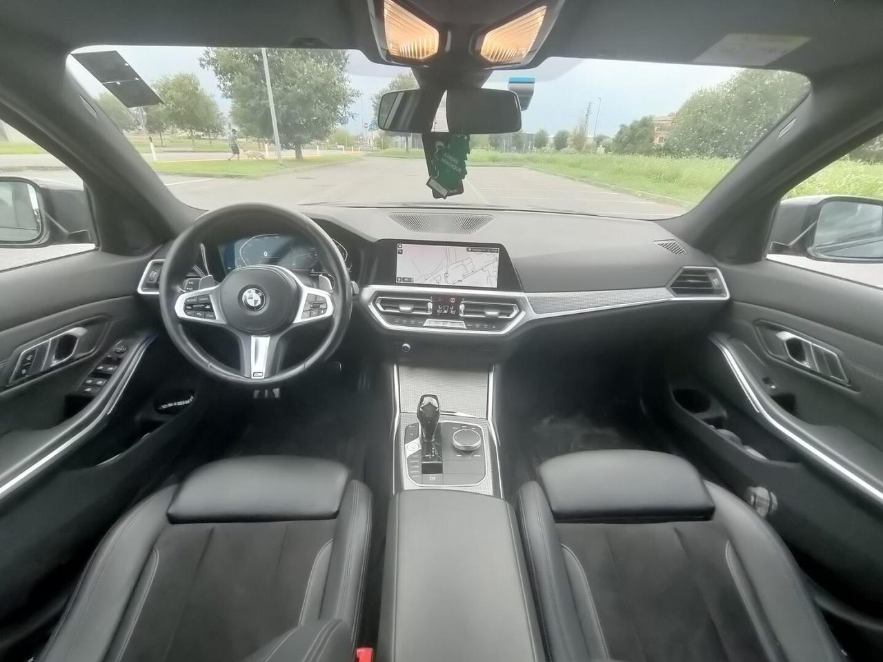 BMW 320d Touring mhev 48V xdrive Msport