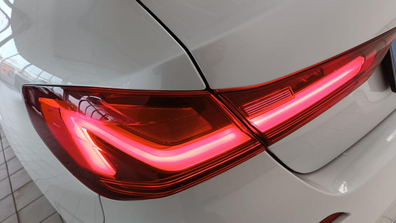 BMW Serie 1 (F40) - 118d 5p. Luxury