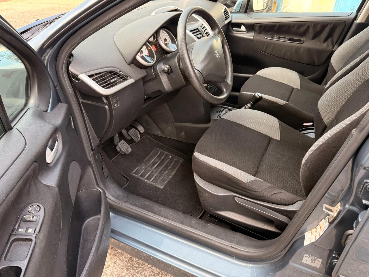 Peugeot 207 1.4 5 Porte