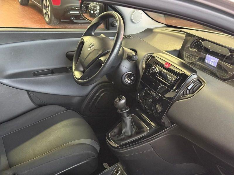 Lancia Ypsilon 1.2 69cv Silver