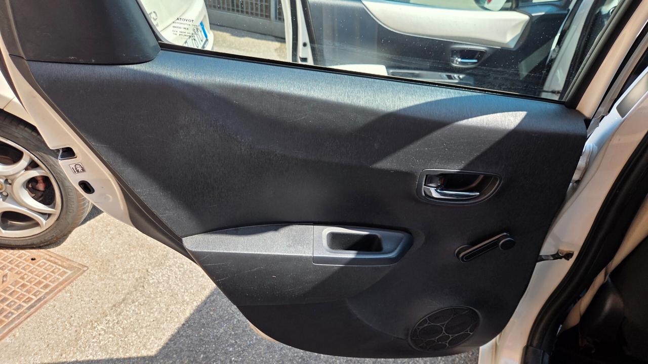 Toyota Yaris 1.3 5 porte Trend unico proprietario