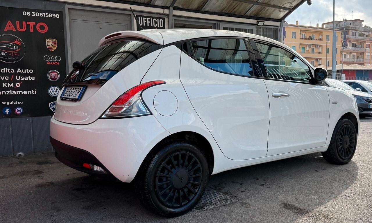 Lancia Ypsilon 1.0 FireFly 5 porte S&S Hybrid Ecochic Silver - AZIENDALE NEOPATENTATI