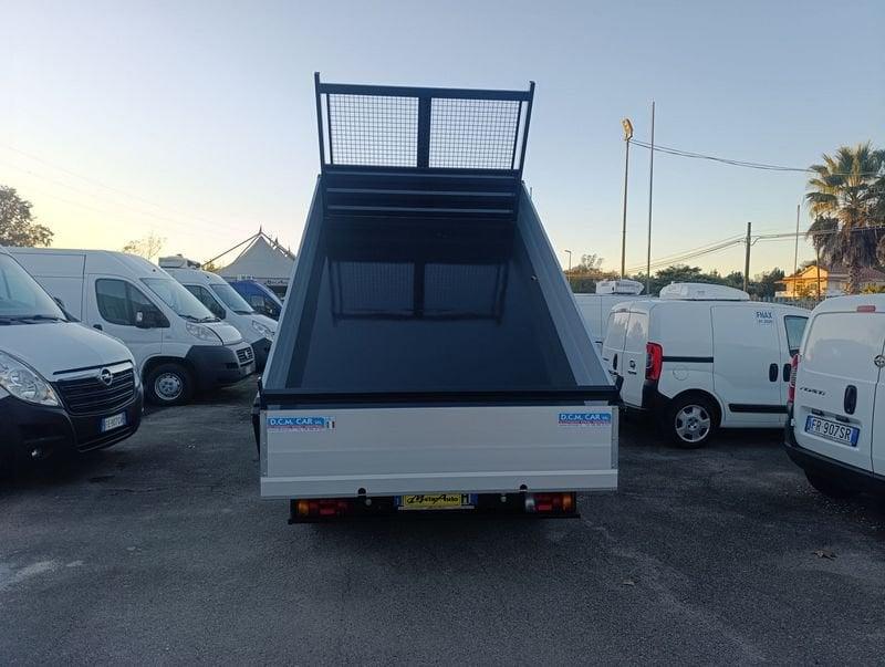 Nissan Cabstar Cabstar 35.14 2.5 TDI 136CV RIBALTABILE TRILATERALE