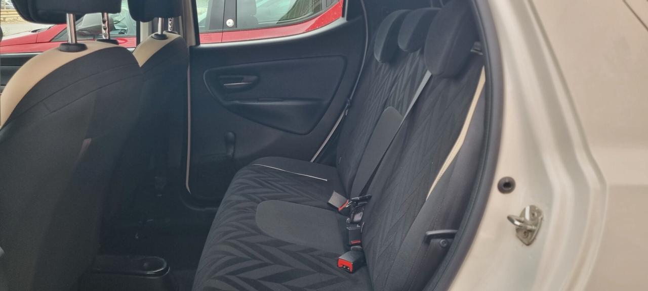 Lancia Ypsilon 1.2 69 CV 5 porte Gold