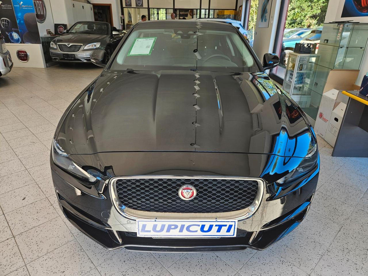 Jaguar XE 2.0 D 180 CV aut. Pure
