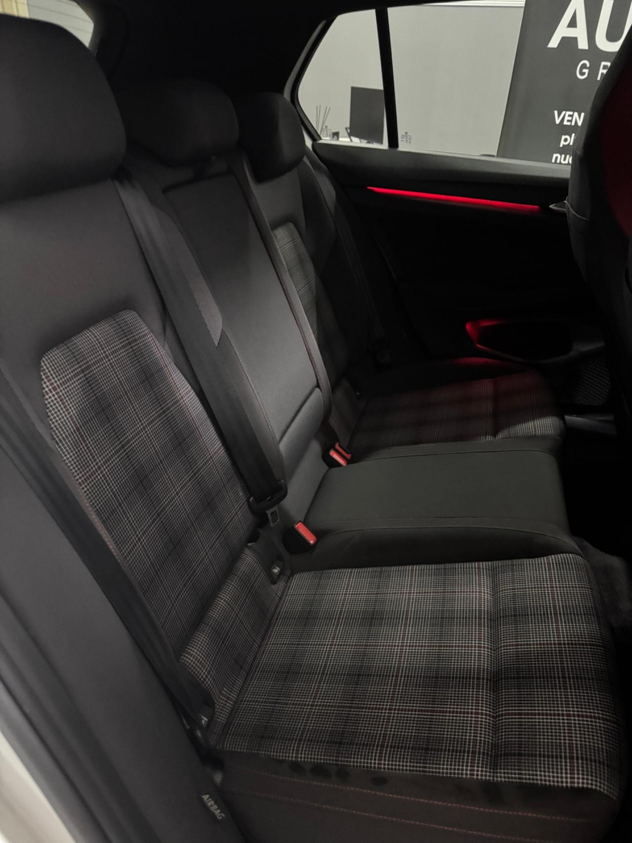 Volkswagen Golf GTI 2.0 TSI