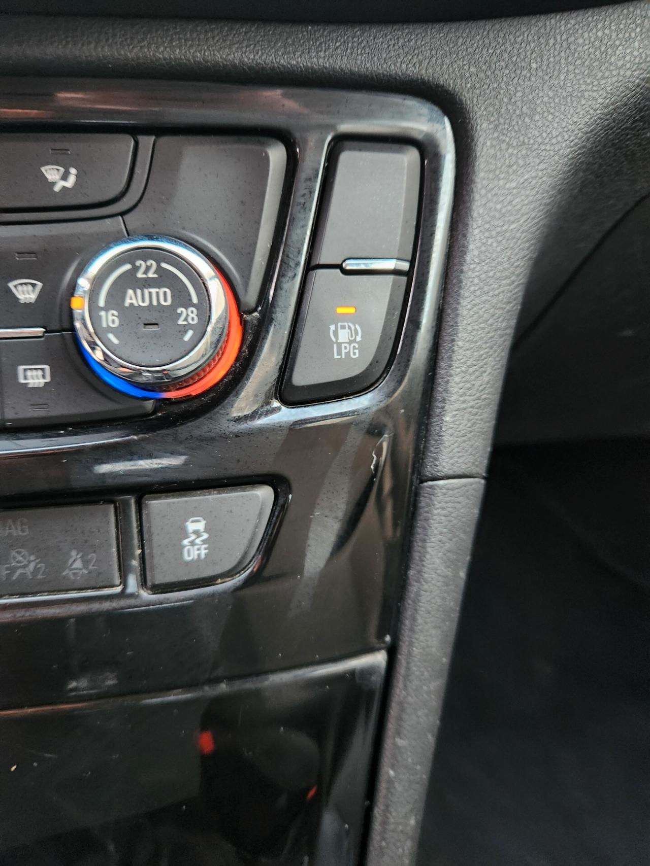 Opel Mokka X 1.4 benzina gpl