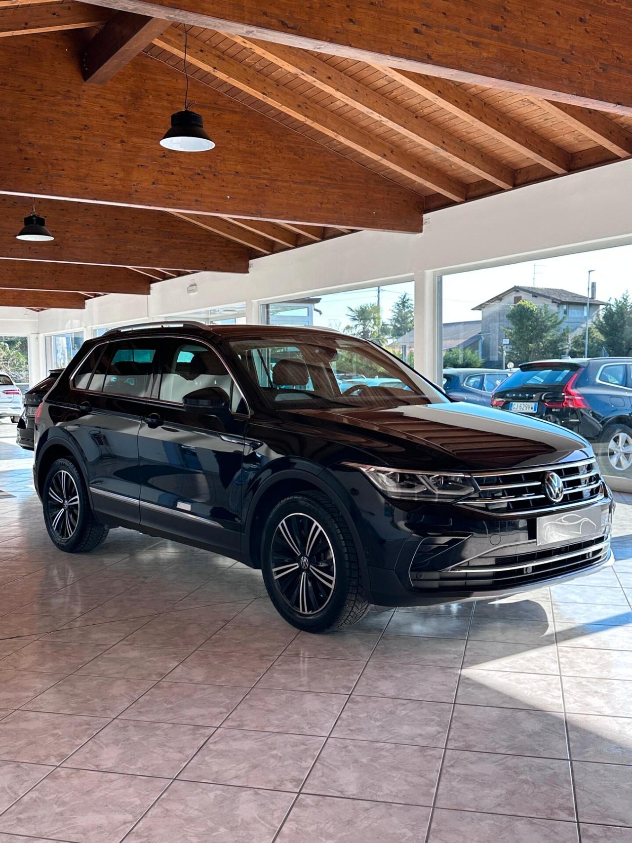Volkswagen Tiguan 2.0 TDI 200 CV SCR DSG 4MOTION Elegance