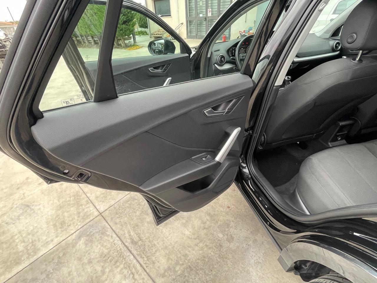Audi Q2 35 TDI S tronic Business Advanced