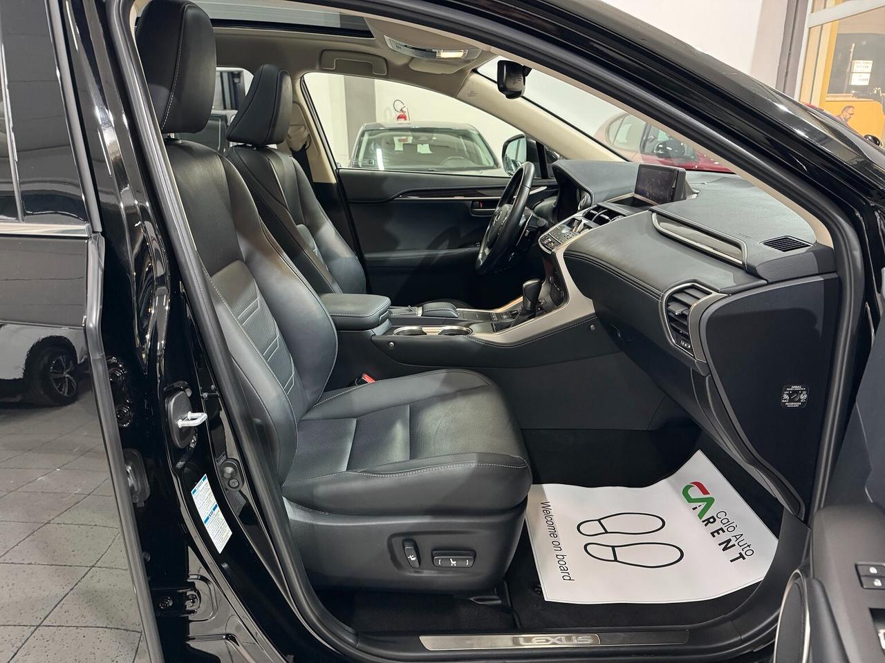 NX 300h Hybrid 4WD Luxury STRAFUL TETTO!!!!!