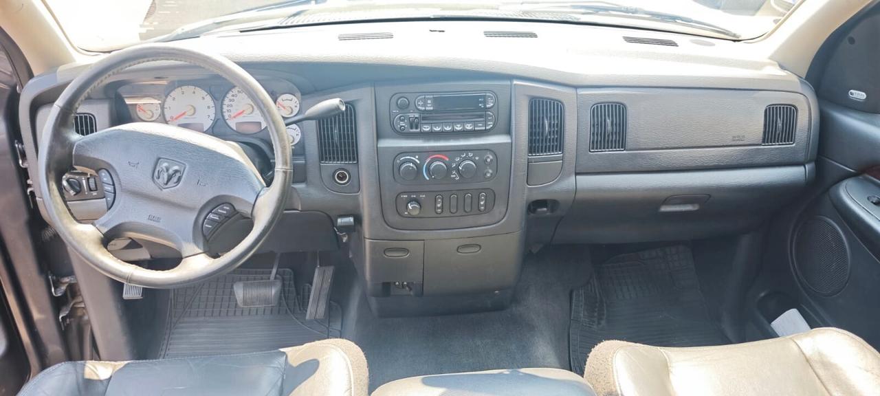 Dodge RAM 1500 SLT Long Cab 5.9 CC V8