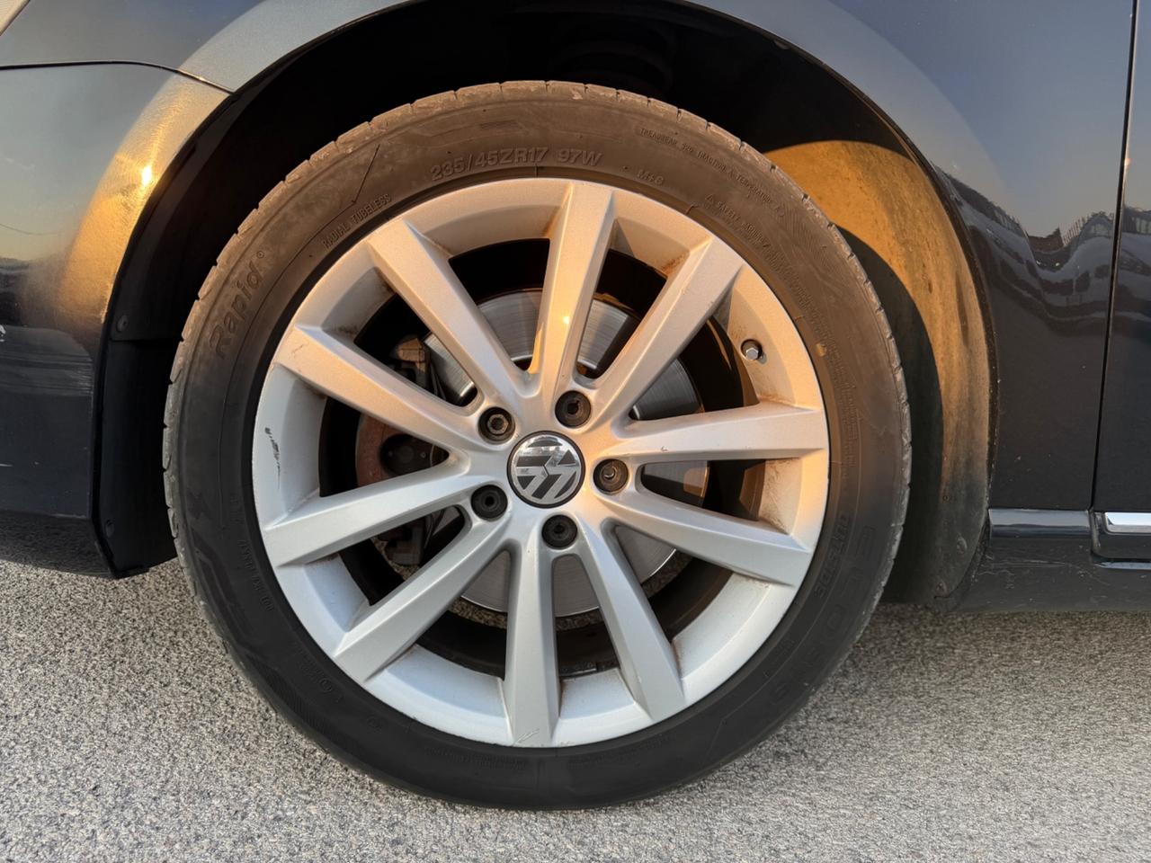 VOLKSWAGEN PASSAT 2.0 TDI DSG 140 BERLINA FULL