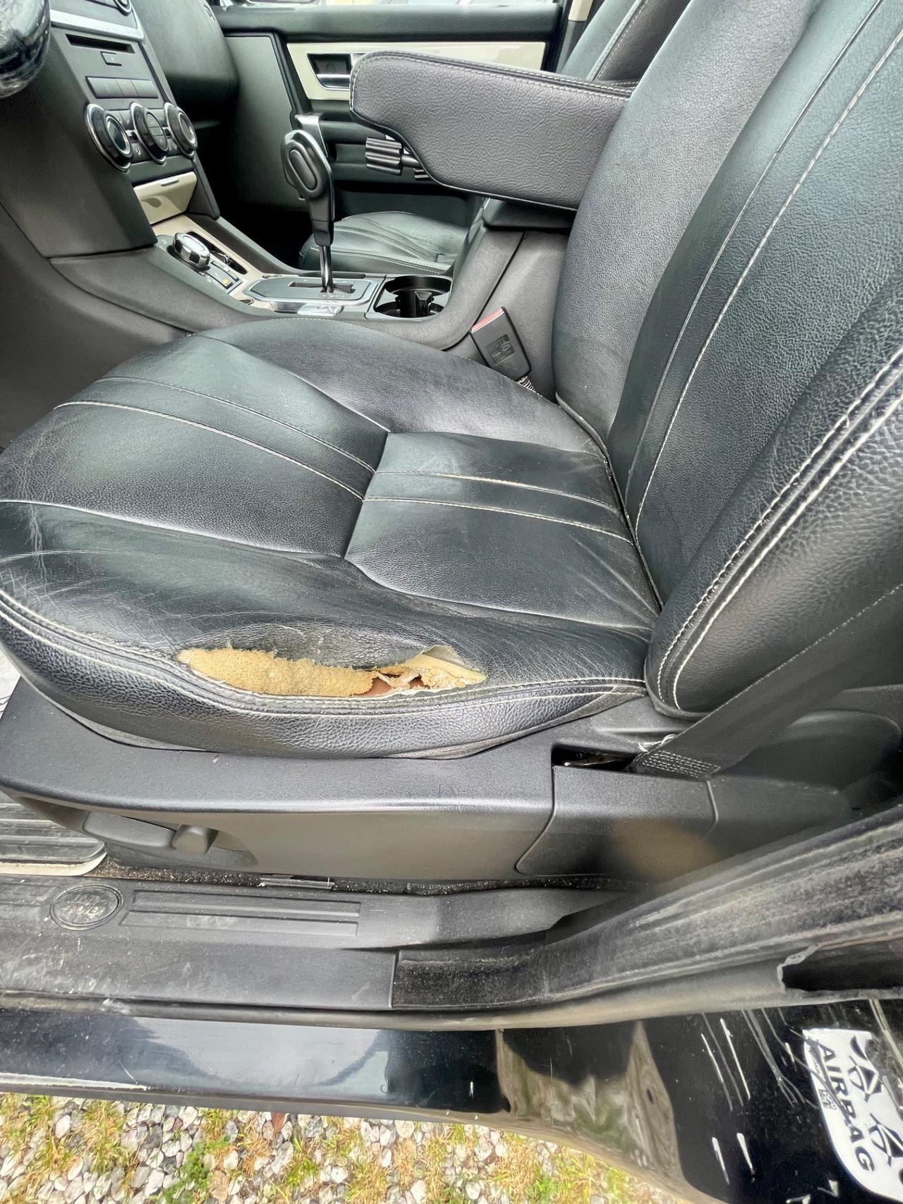 Land Rover Discovery 4 3.0 SDV6 245CV Black&White Limited Edition