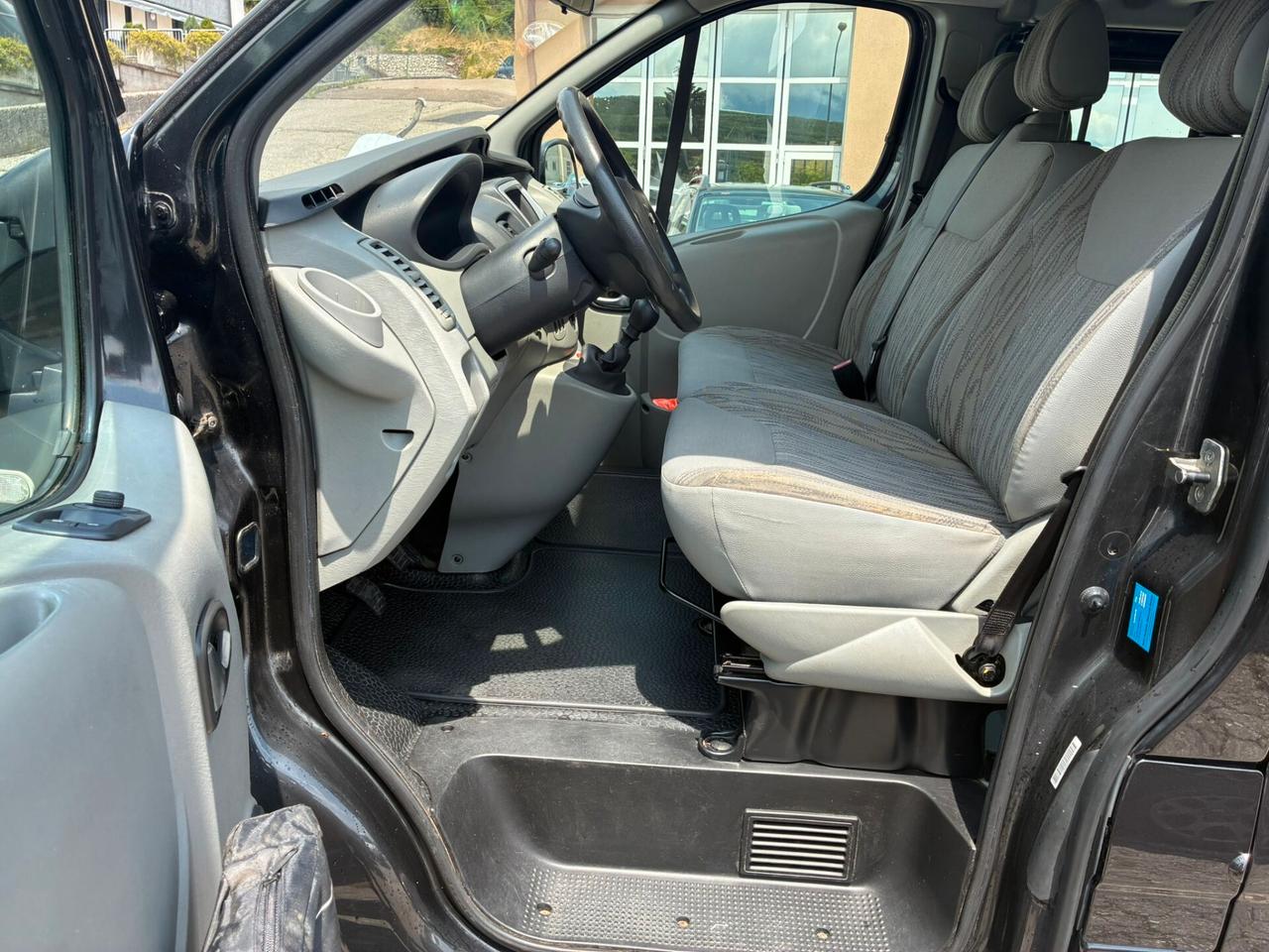 Nissan Primastar 2.0 DCI 115CV 9 POSTI