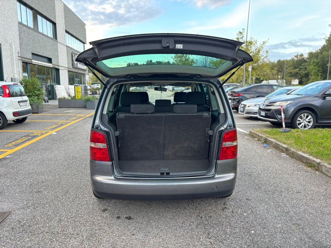 Volkswagen Touran 2.0 TDI 136CV 7POSTI Highline