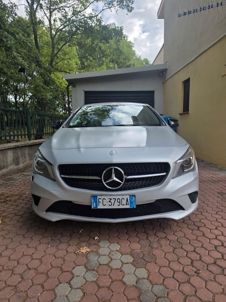 Mercedes-benz CLA 200 d S.W. 4Matic Automatic Premium Dark Night