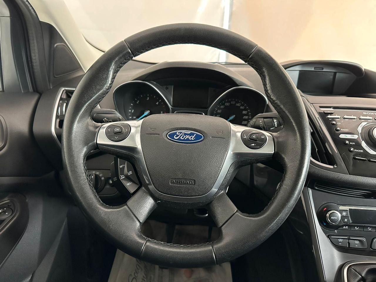 Ford Kuga 2.0 TDCI 140 CV 4WD Titanium