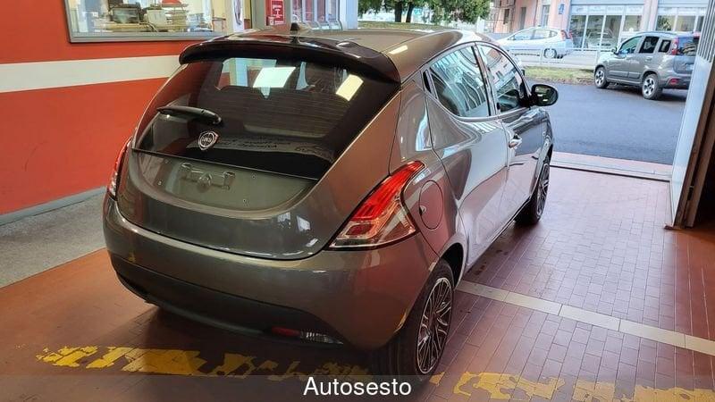 Lancia Ypsilon 1.0 FireFly 5 porte S&S Hybryd Gold