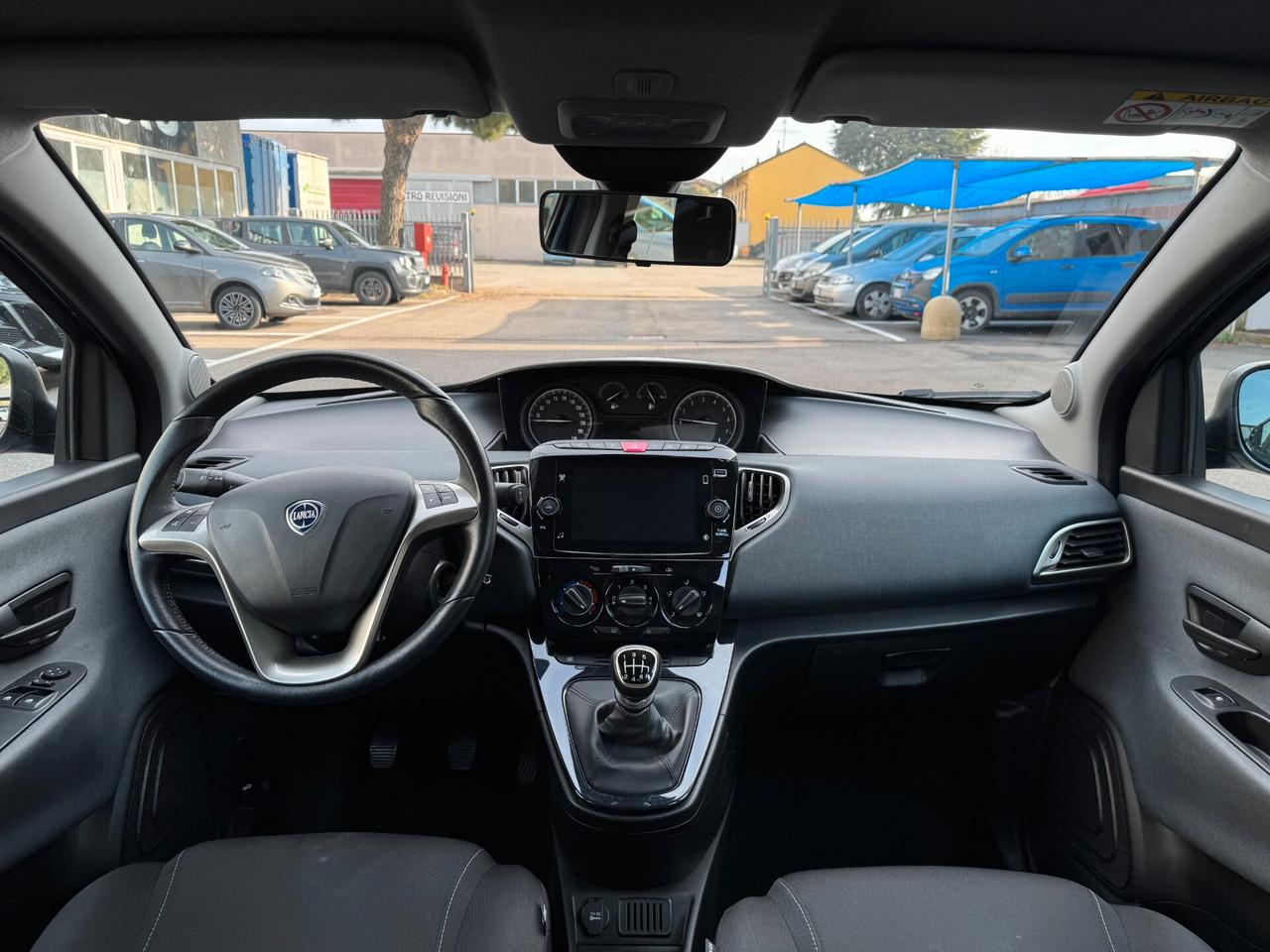 Lancia Ypsilon 1.0 FireFly 5 porte S&S Hybrid Gold Plus OK NEOPATENTATI -UNICO PROPRIETARIO