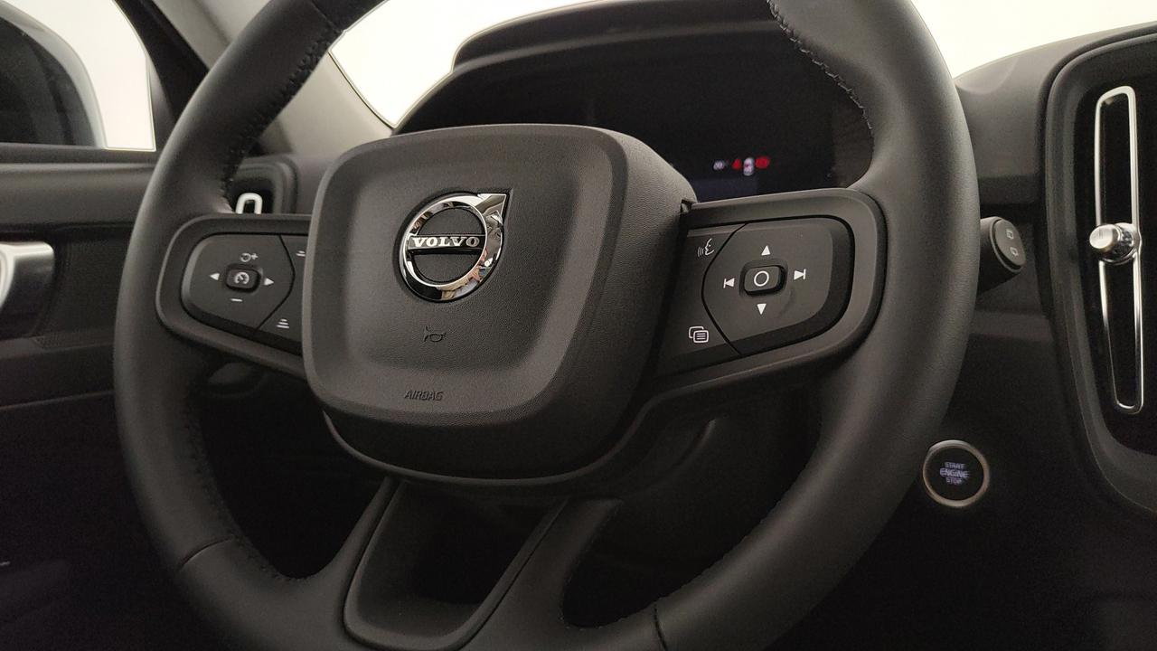 VOLVO XC40 2.0 b3 Essential auto