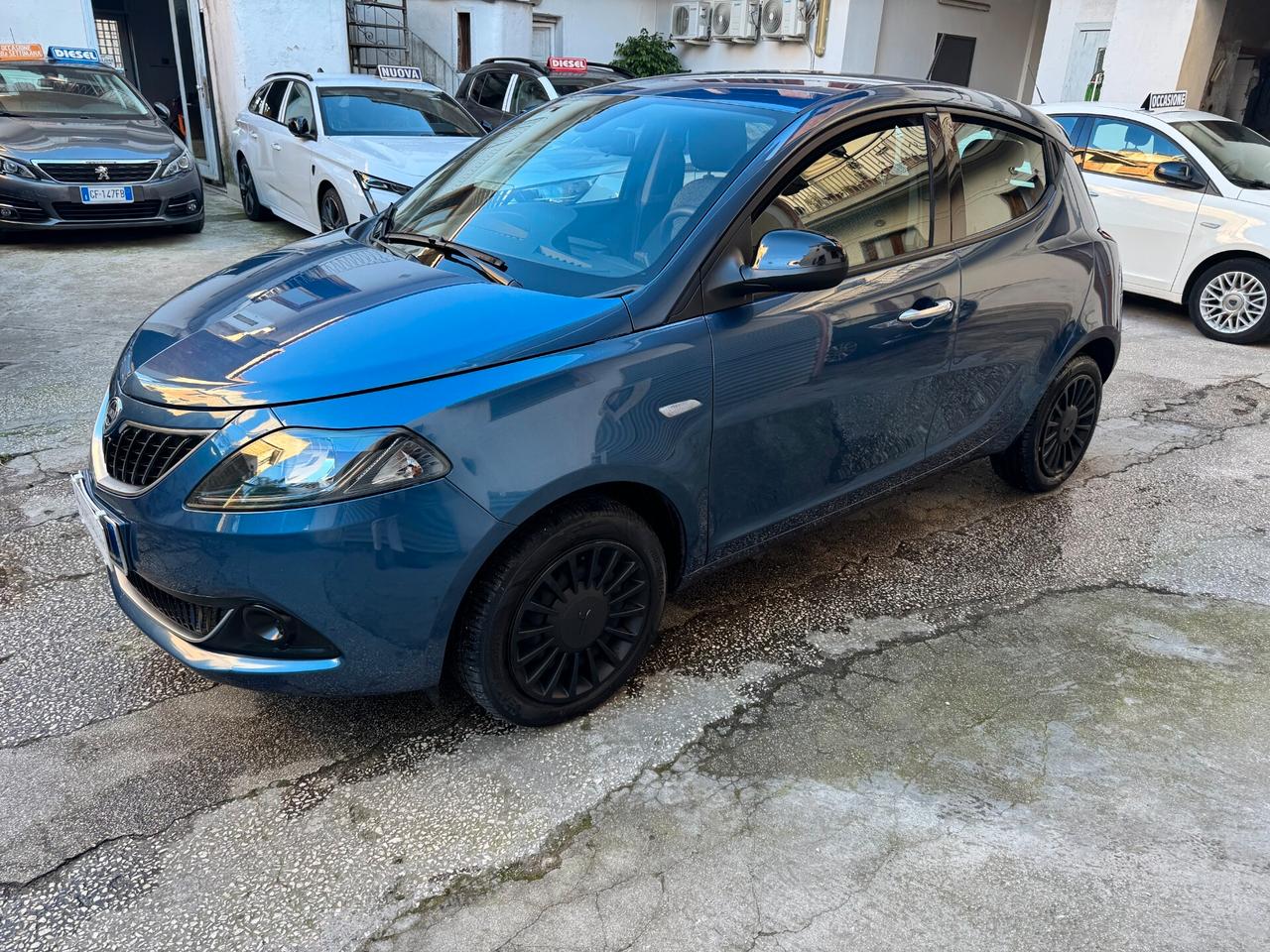 Lancia Ypsilon 1.0 FireFly 5 porte S&S Hybrid Ecochic Silver