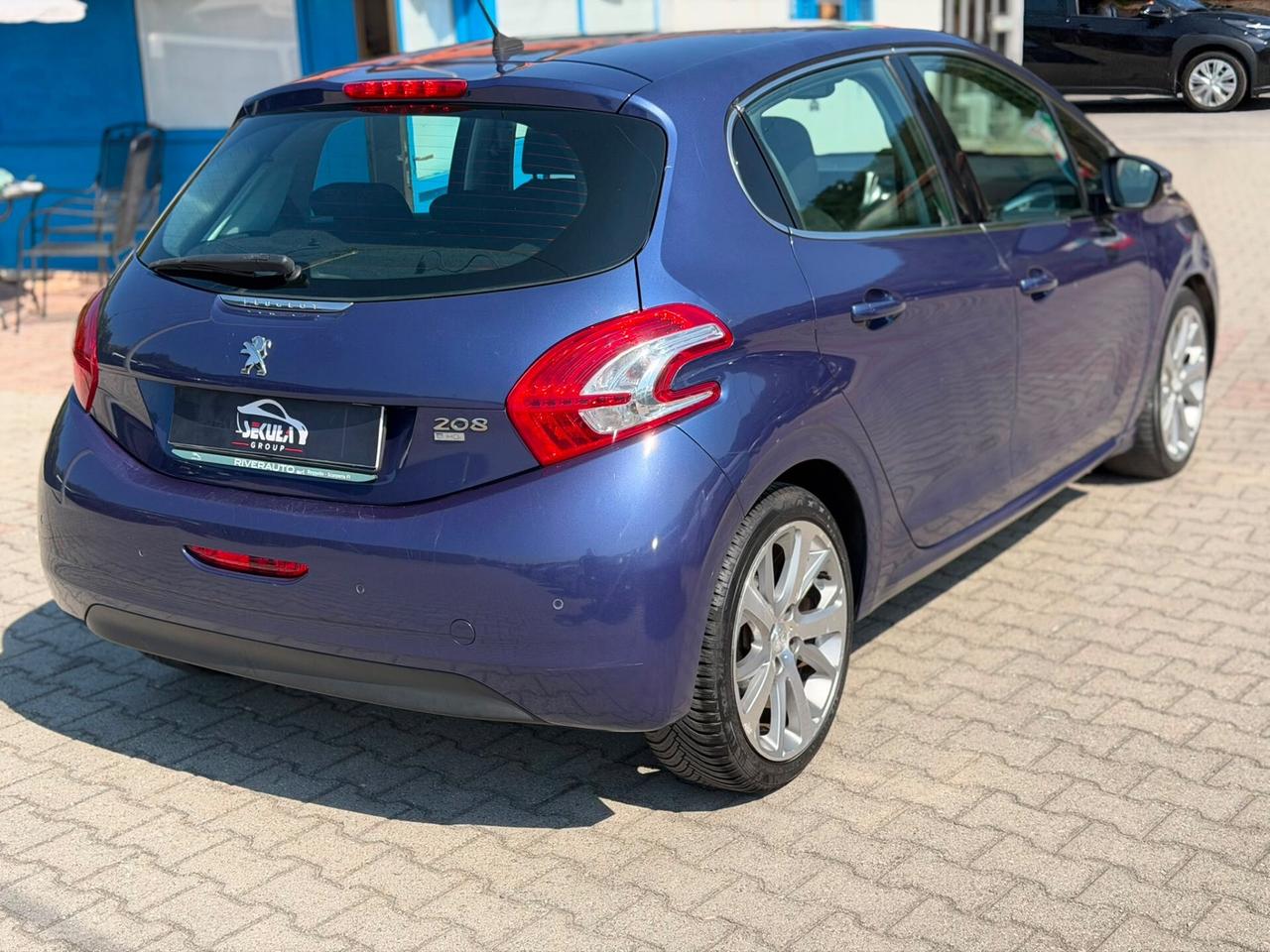 Peugeot 208 1.4 e-HDi 68 CV S&S robotizzato 5 porte Active