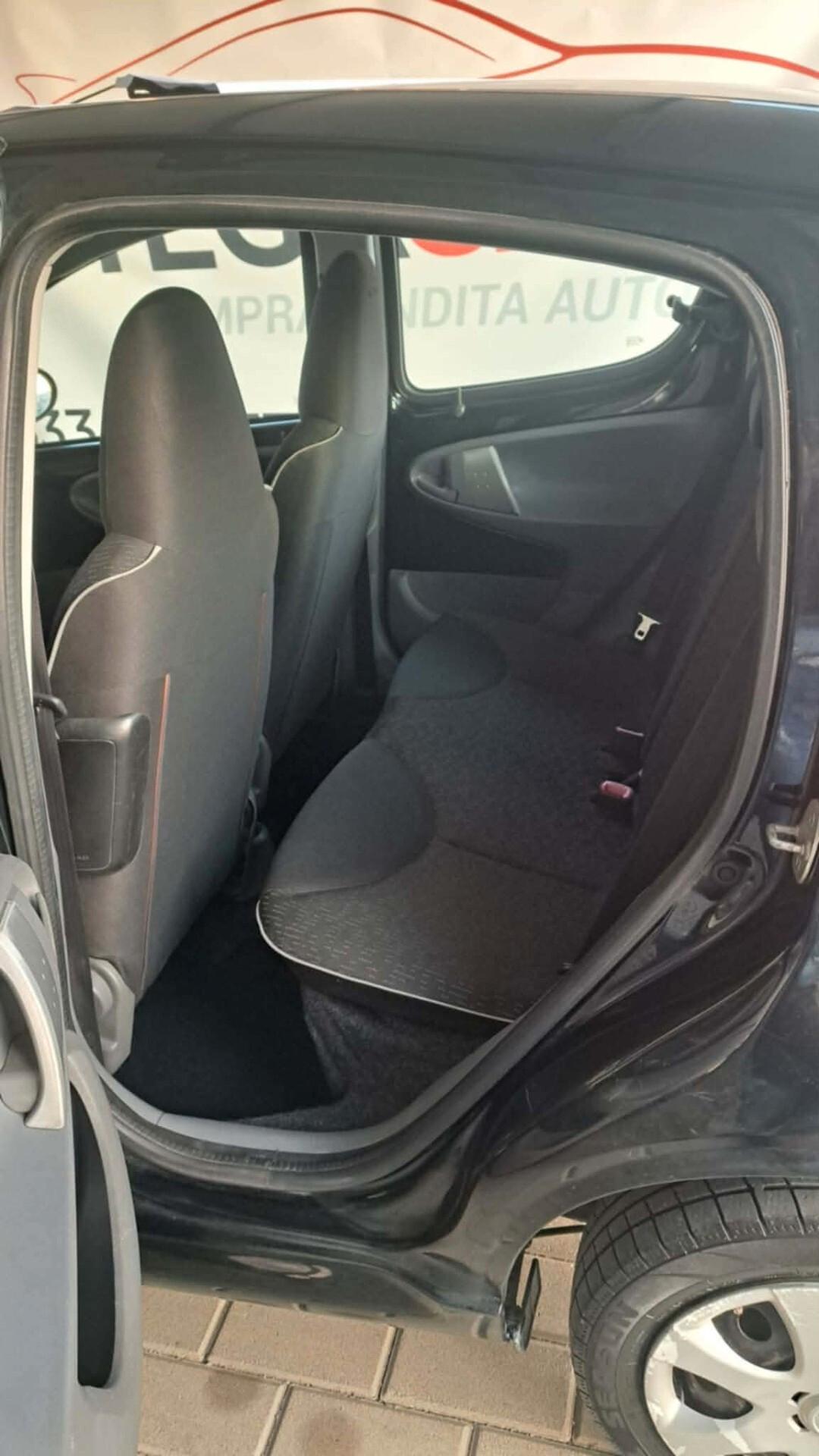 Peugeot 107 1.0 68CV 5p. Desir