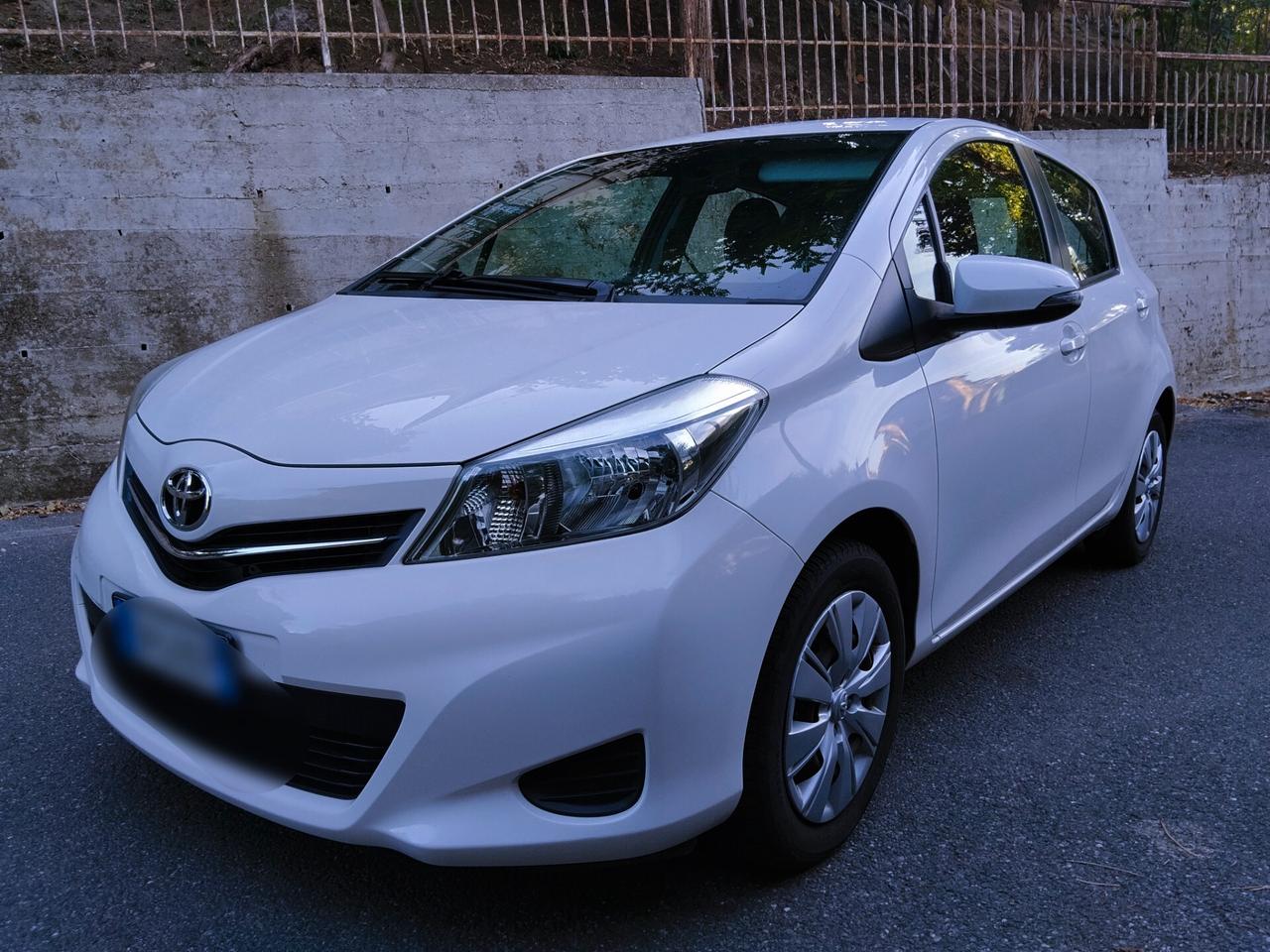 Toyota Yaris 1.0 5 porte Active