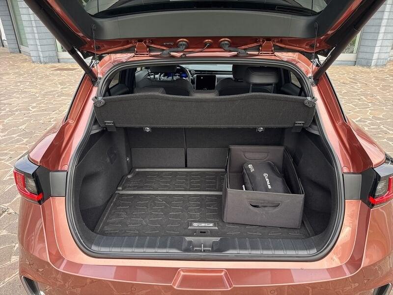 Lexus LBX LBX Hybrid 4WD Cool