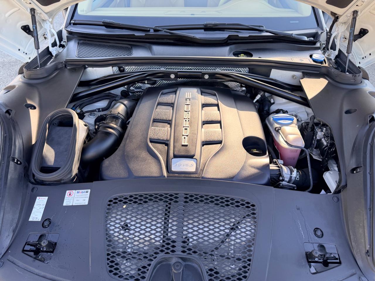 Porsche Macan 3.0 S Diesel white edition pari al nuovo