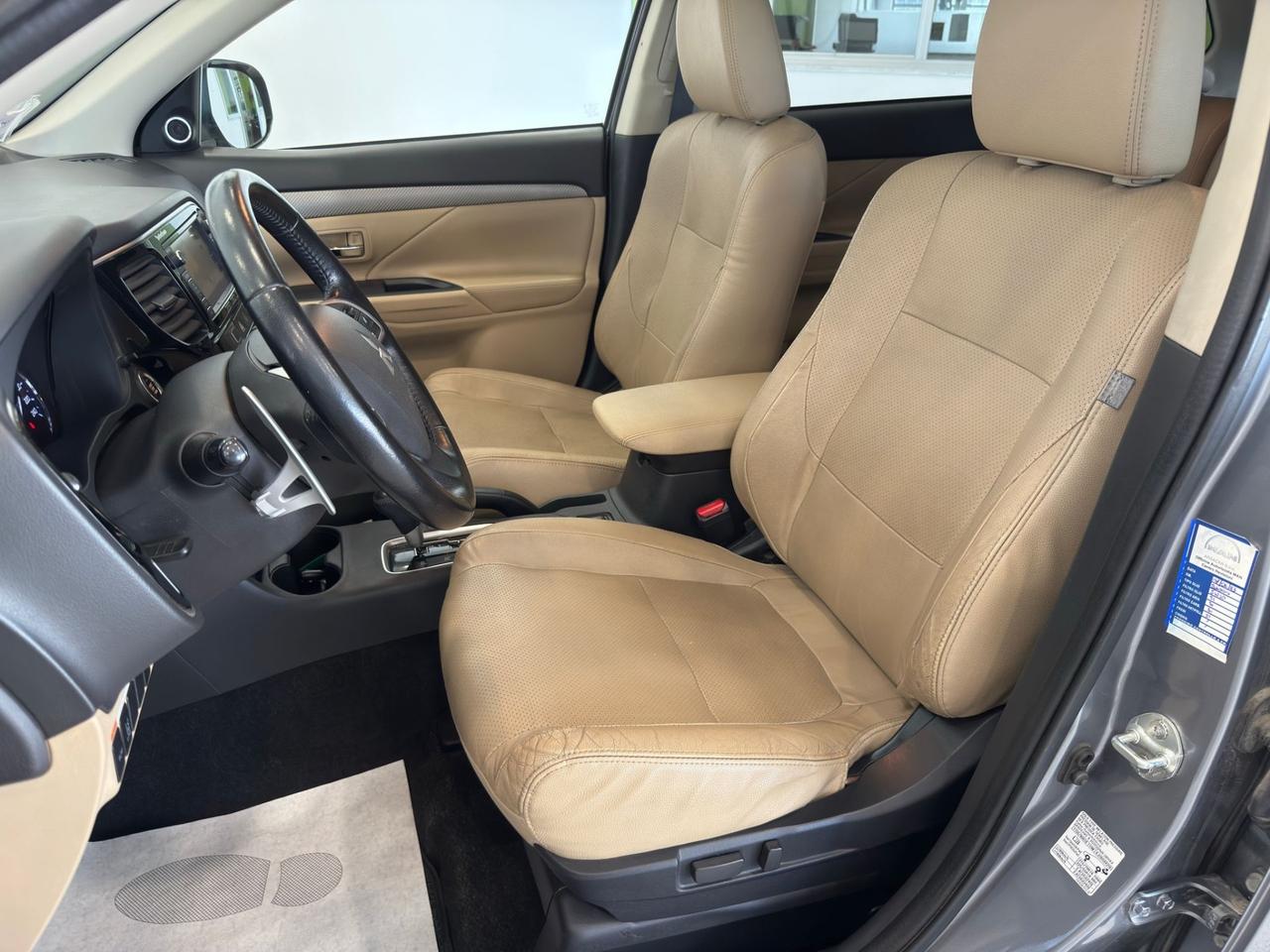 Mitsubishi Outlander 2.2 DI-D 4WD Instyle 7p. *PELLE *TETTO * NAVI