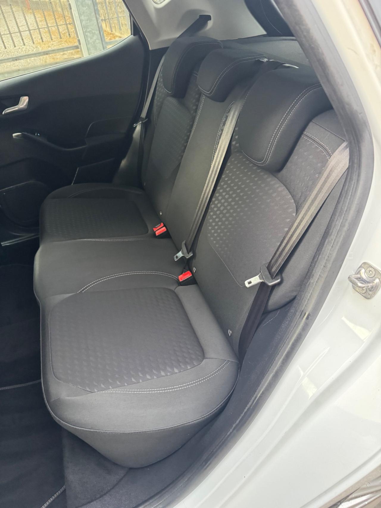 Ford Fiesta 1.1 benzina idonea ai neopatentati