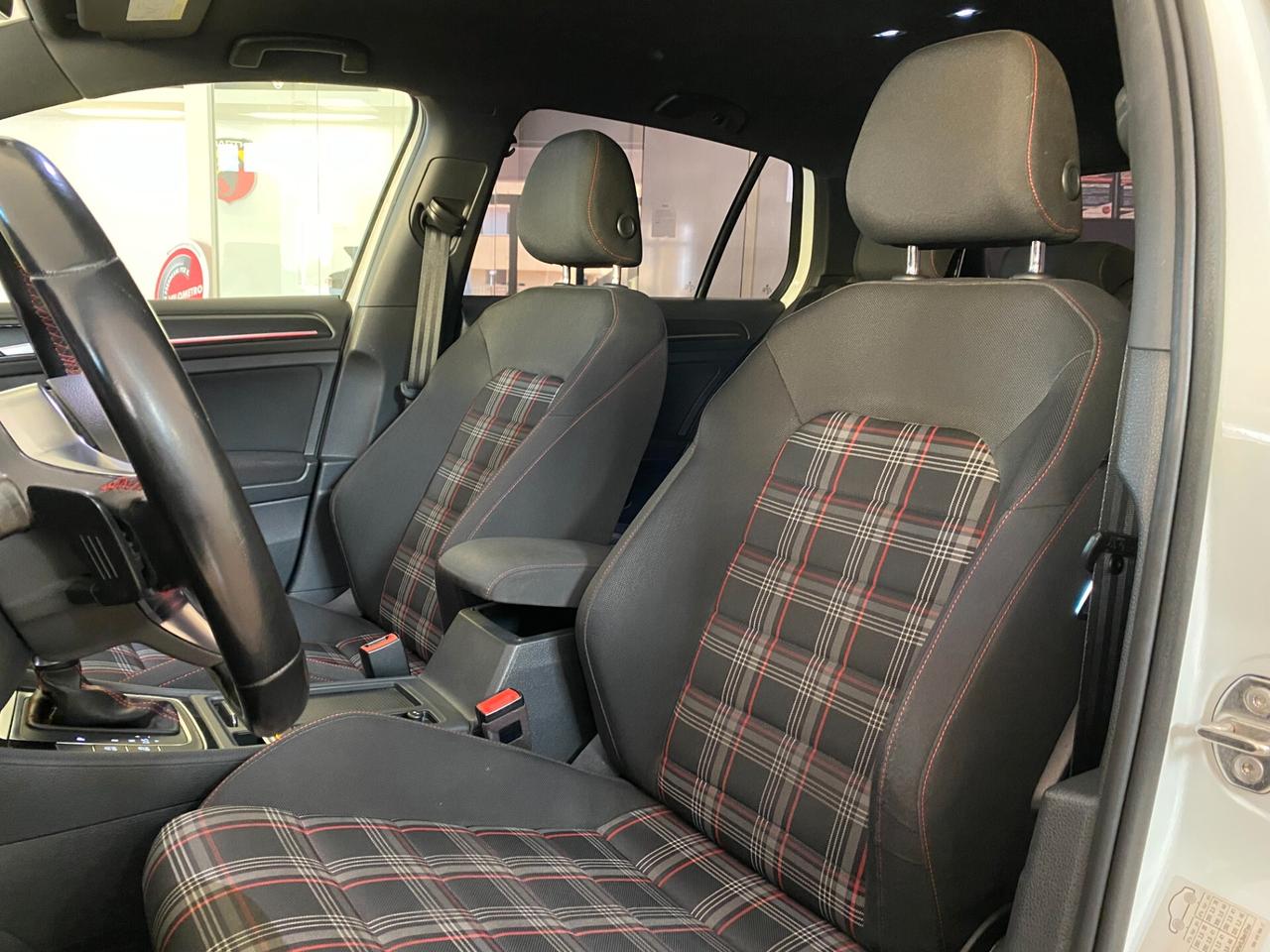 Volkswagen Golf GTI Performance 2.0 TSI 245 CV DSG