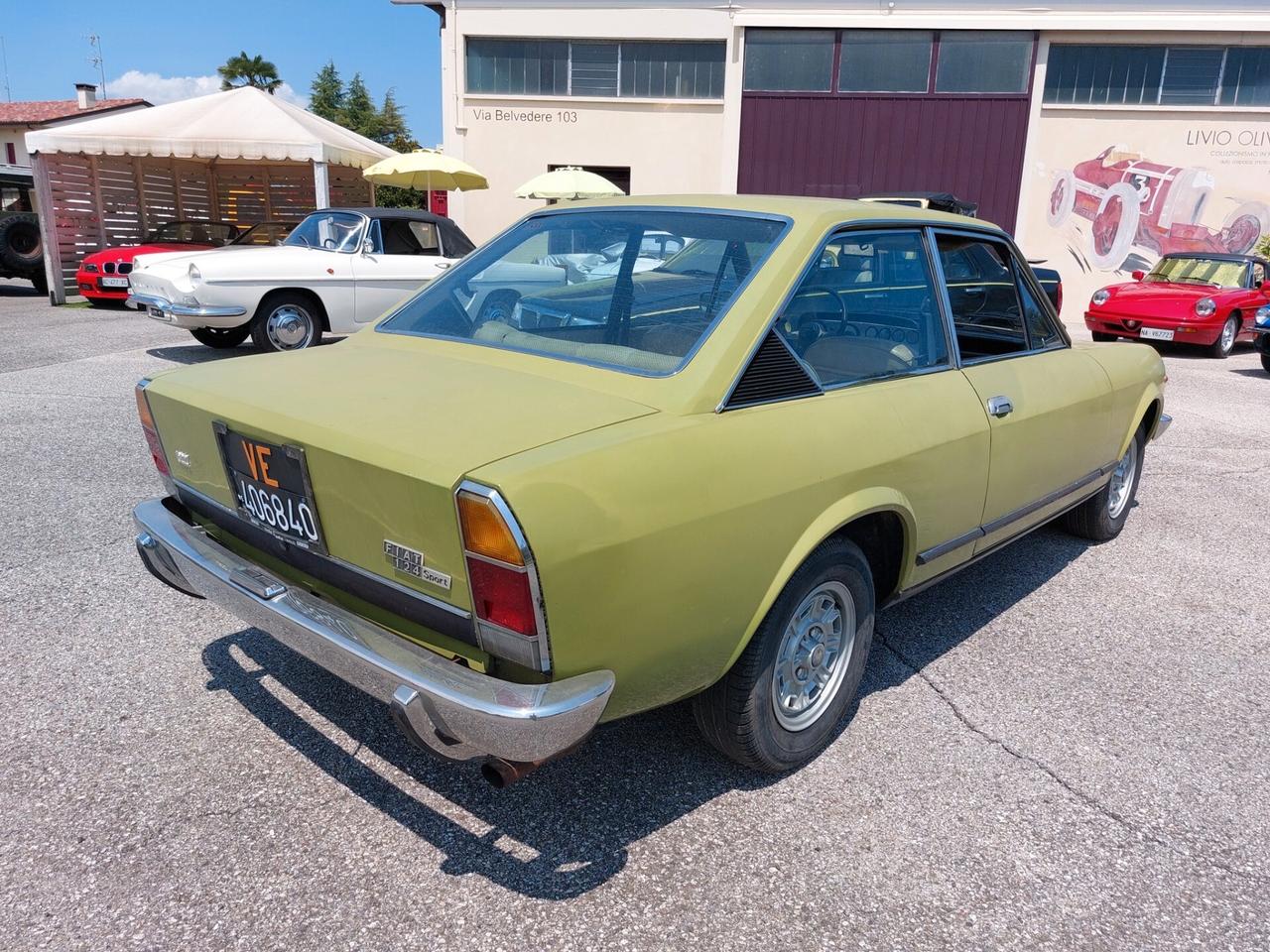 Fiat 124 Coupe 1800 del 1973 con aria-condizionata