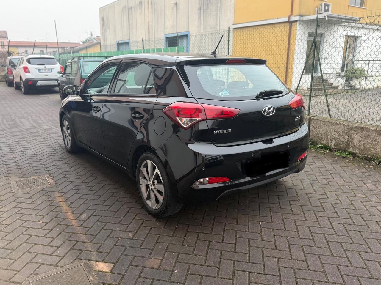 Hyundai i20 1.1 CRDi 12V 5 porte euro6 neopatentati