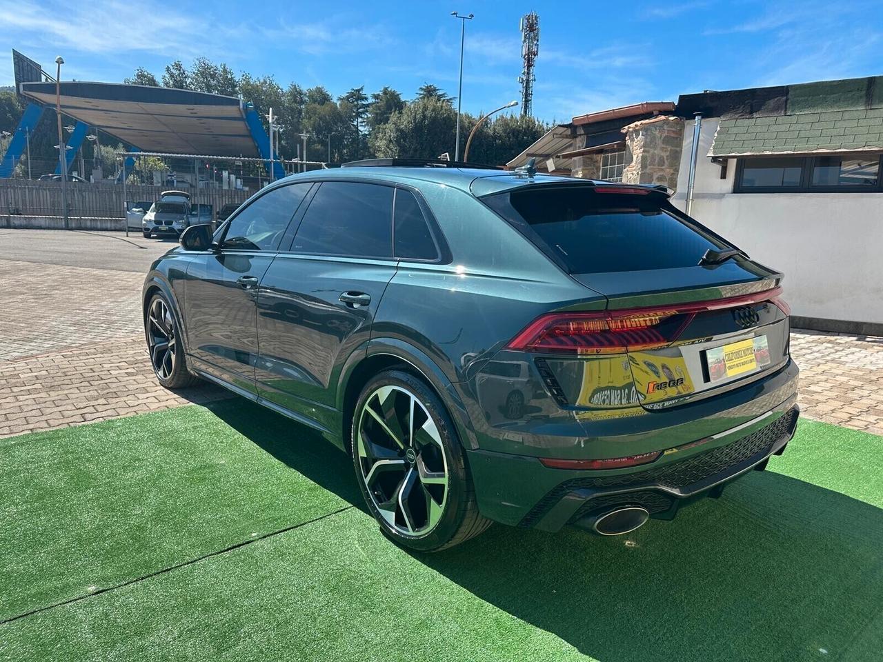 Audi Q8 RS TFSI V8 quattro tiptronic