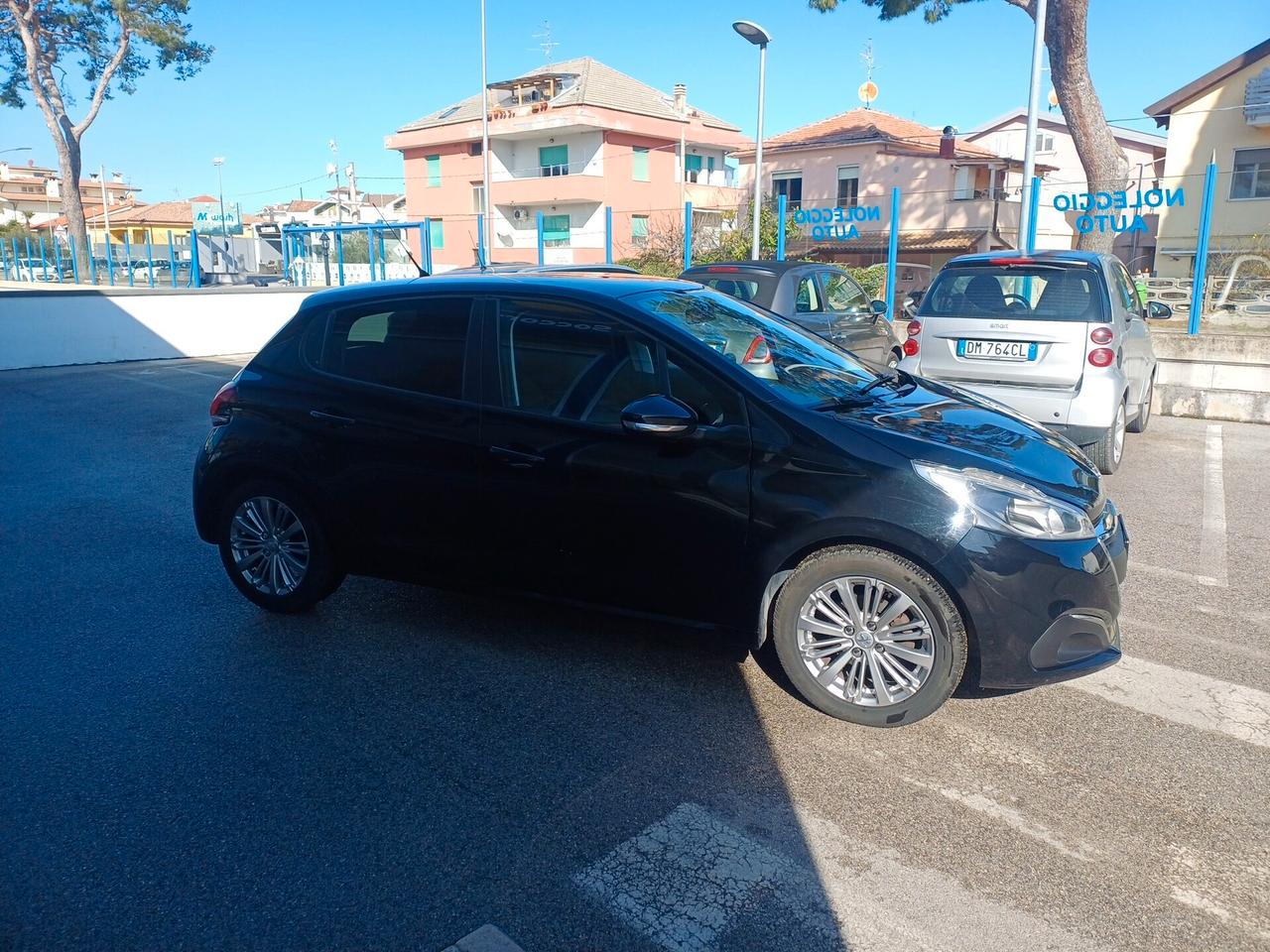 Peugeot 208 PureTech 82 5 porte Allure