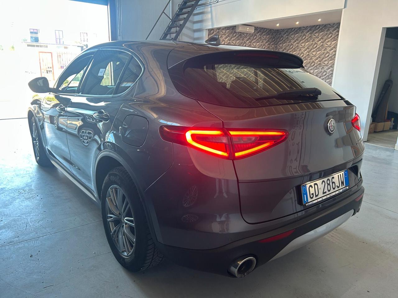 Alfa Romeo Stelvio 2.2 Turbodiesel 160 CV AT8 RWD Business
