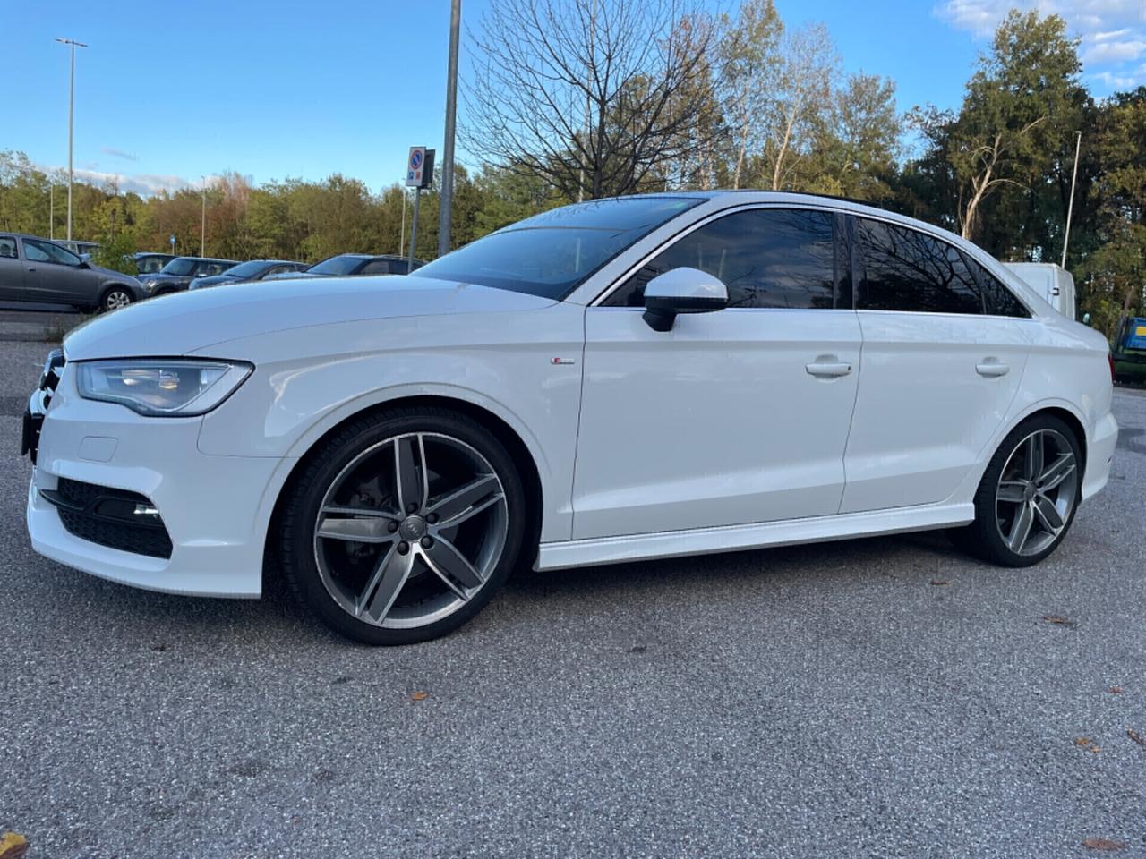 Audi A3 Sedan 1.8 TFSi*Automatik*S-LINE*Cerchi*Navi