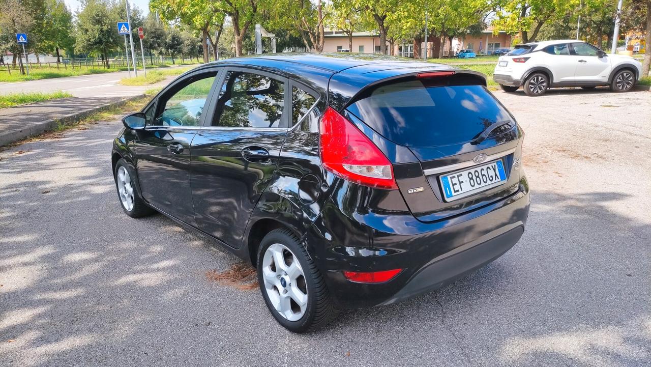 Ford Fiesta 1.4 TDCi 5p. Titanium NEOPATENTATI - 2010
