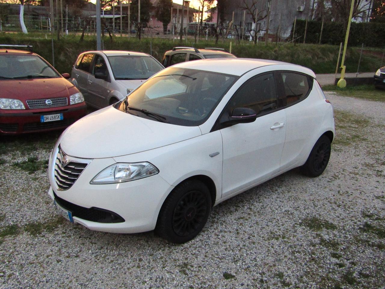 Lancia Ypsilon 1.2 69 CV 5 porte