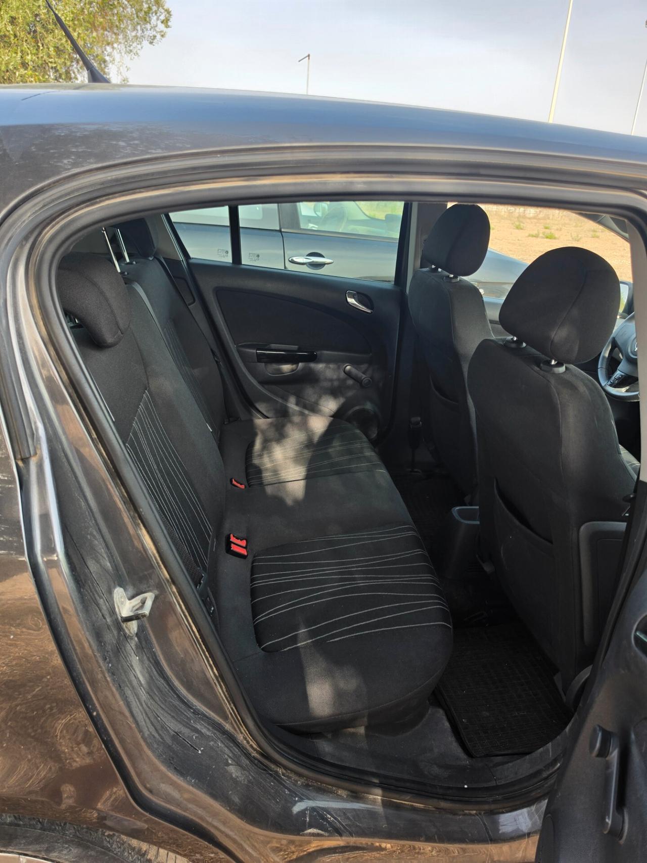 Opel Corsa 1.2 5 porte Club